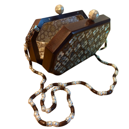 Jouri – Clutch Damascena di Lusso con Madreperla Floreale & Catena di Perle