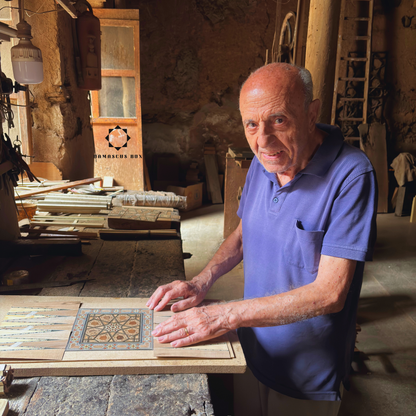 Boîte en Mosaïque Damasquine Raffinée par le Maître Gaby Al Dayeh – Nacre et Velours