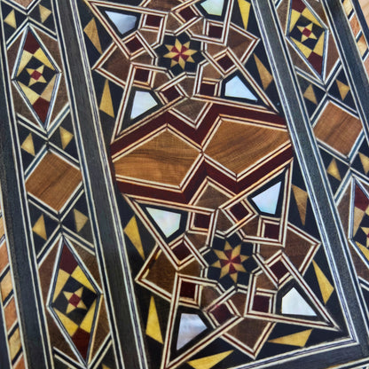 Bolsa Damasquina com Madrepérola – Elegância Oriental Feita à Mão