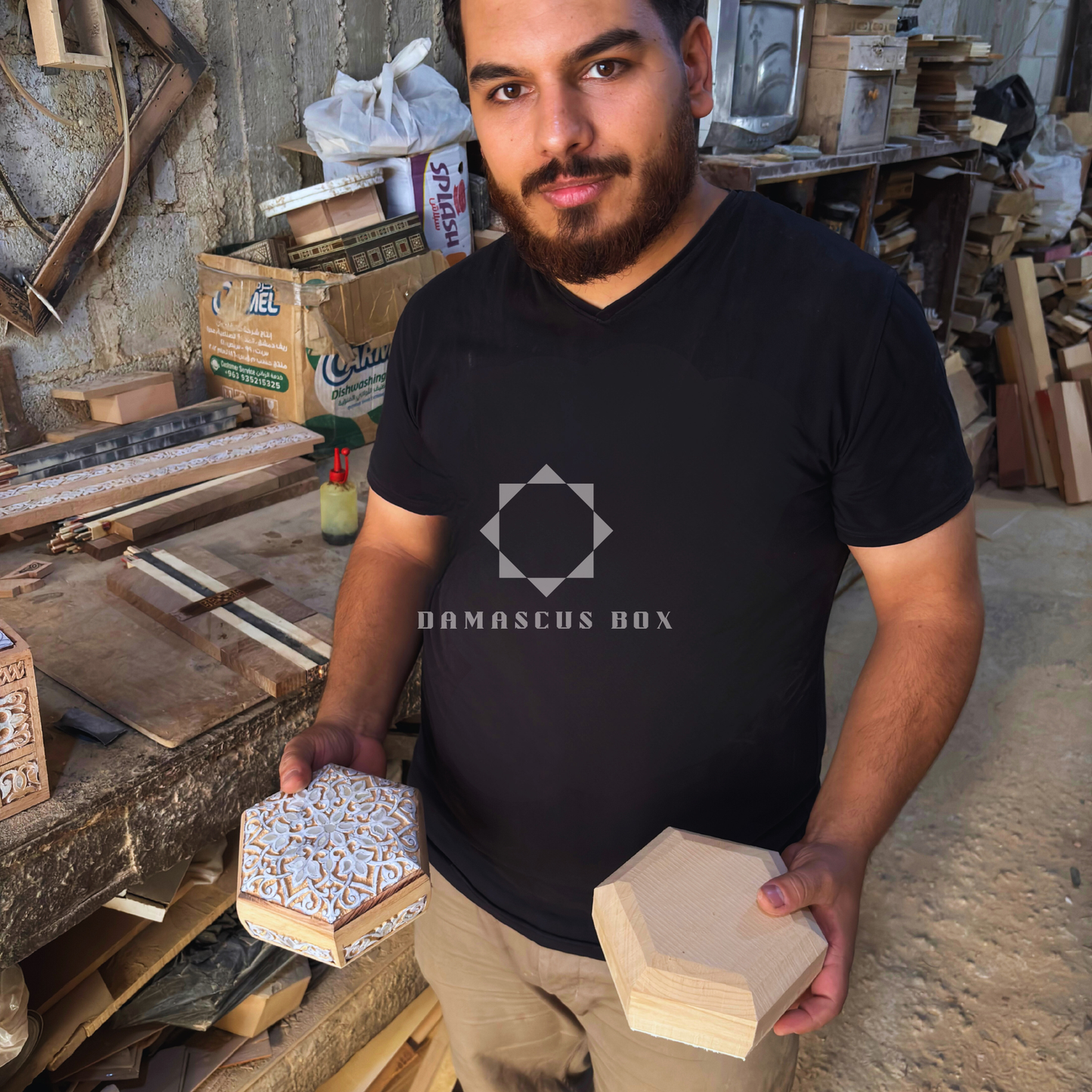 Damasceńska Szkatułka z Zamkiem – Ręcznie Wykonane Arcydzieło